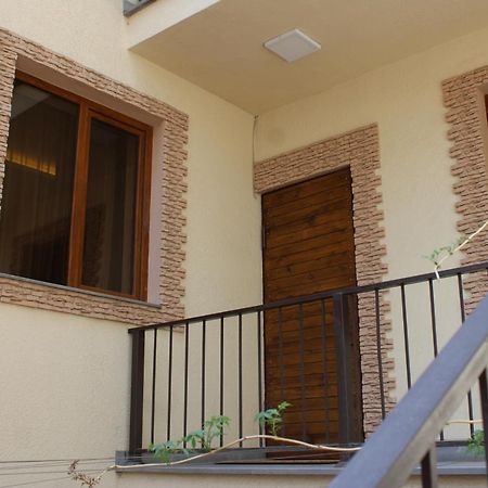 Your Home Ereván Exterior foto